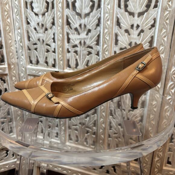 Vintage Style & Co Strappy Leather Pumps size 7.5M Tan Pointy Toes, Kitten Heels - Picture 4 of 10